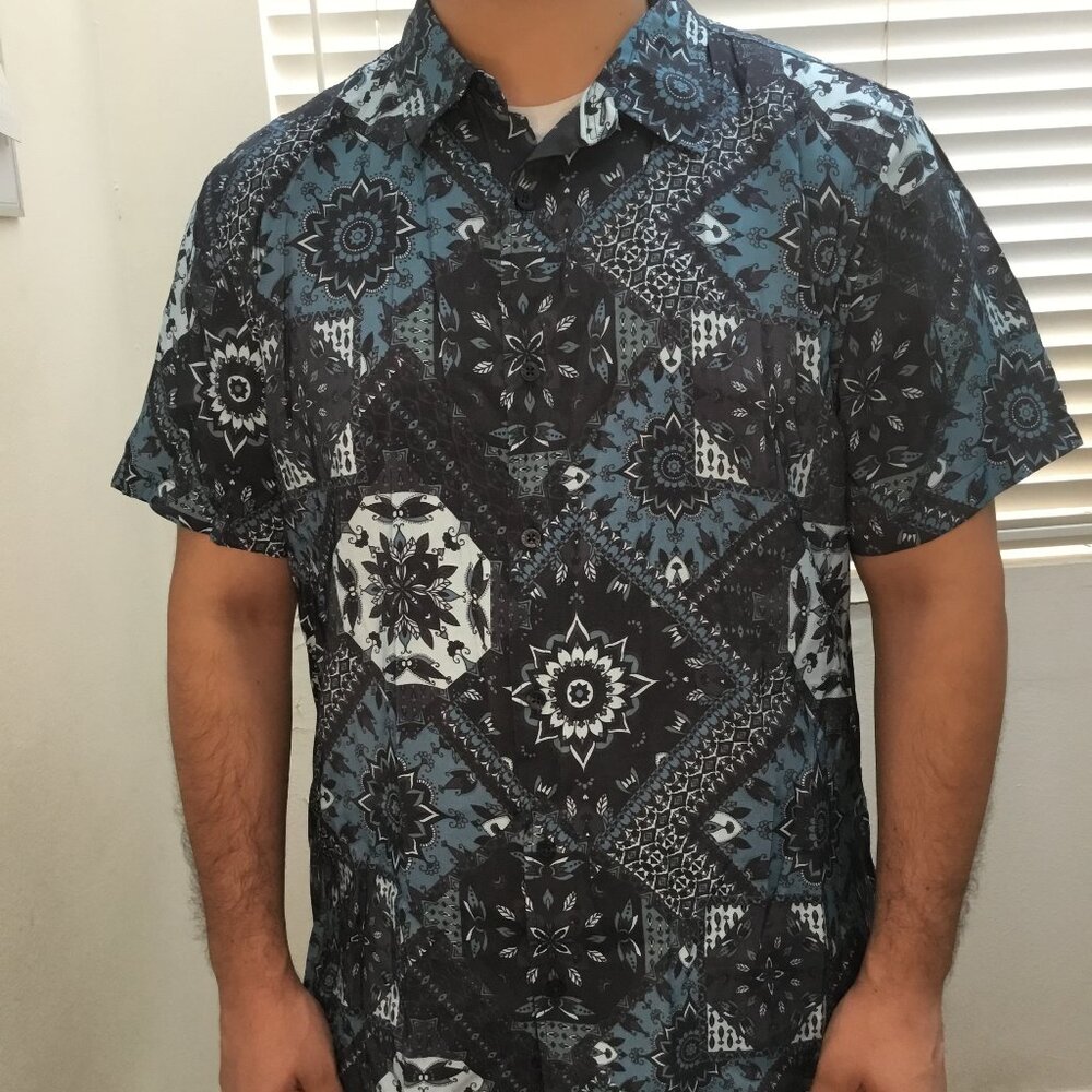 GUESS Men's Printed Shirt Button Down Short Sleeve Collared Lightweight XL
